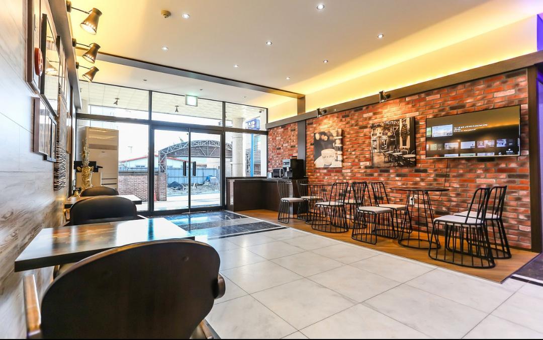 Crystal Motel Gangneung Ngoại thất bức ảnh